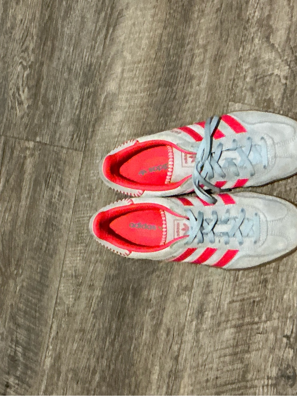 adidas Women's Light Gray Sneakers with Bright Pink Stripes
